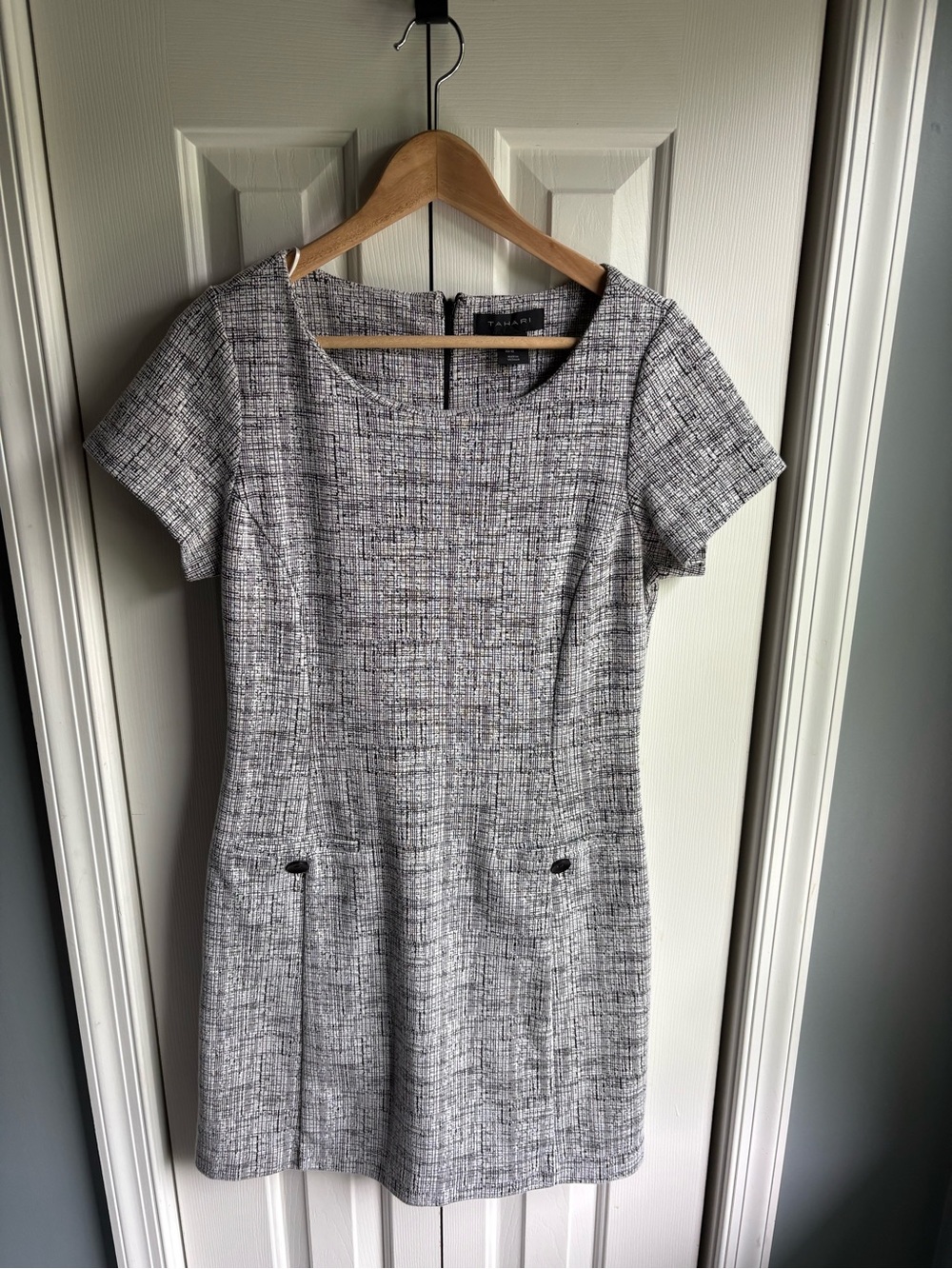 Tahari Black White Short Sleeve Tweed Print Dress Pockets Career Office Size 8